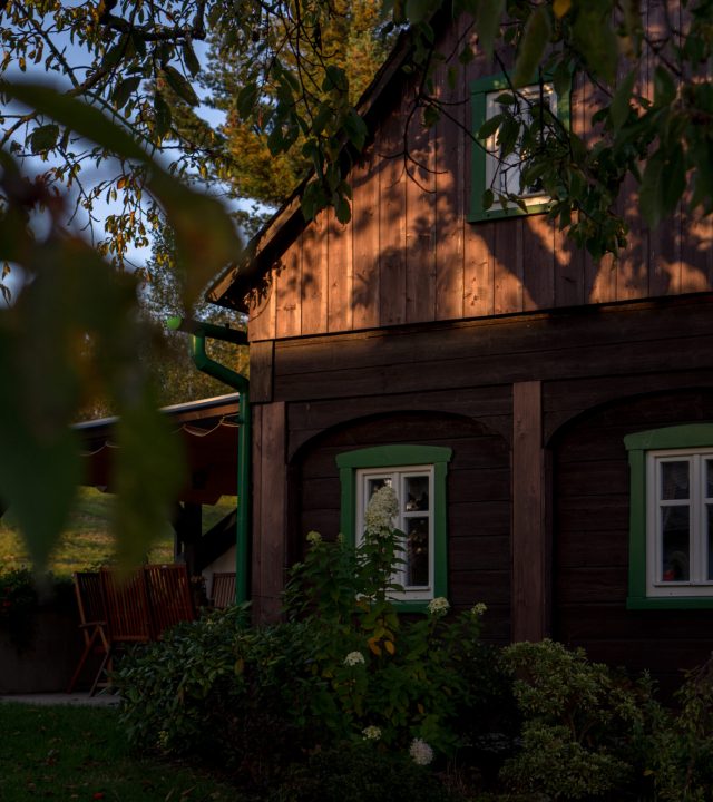 Pronájem roubenky v Lužických horách. Správa krátkodobého pronájmu. Airbnb, Booking, E-chalupy, Slowhop.